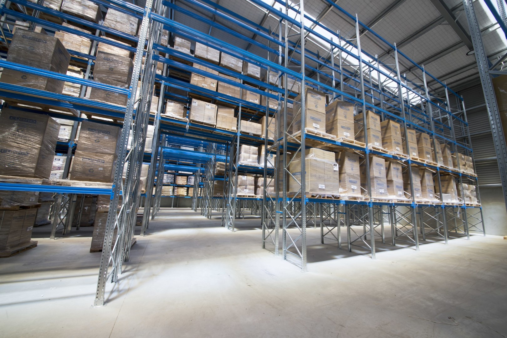 Scaffali per magazzino